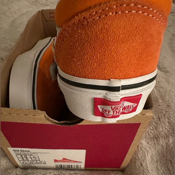 🆕 Vans Tiger Orange Old Skool Sneakers Authentic ✨🧡 - Picture 3 of 4
